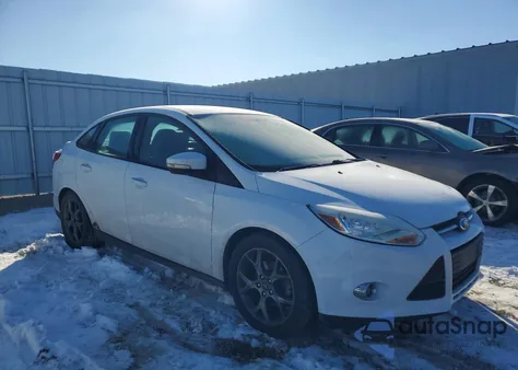 2013 Ford Focus Se z USA, uszkodzony, nr VIN 1FADP3F22DL308630